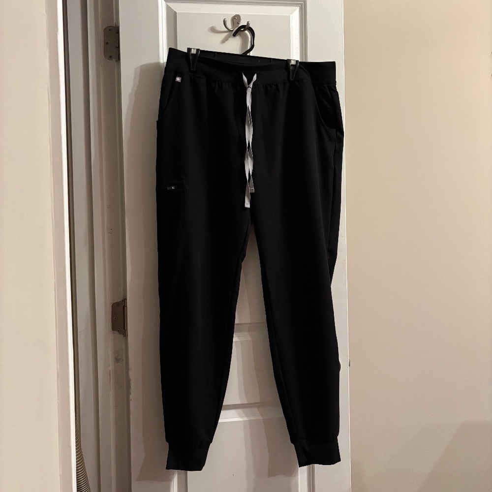 Figs Black Women's Drawstring Jogger Scrub Pants